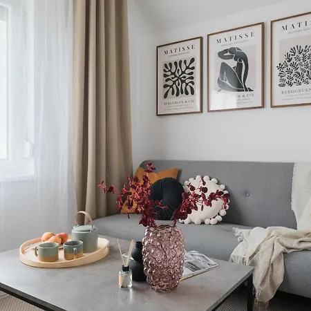 Apartment Poettyoes Ponty Elegance Boutique Vendeghaz *