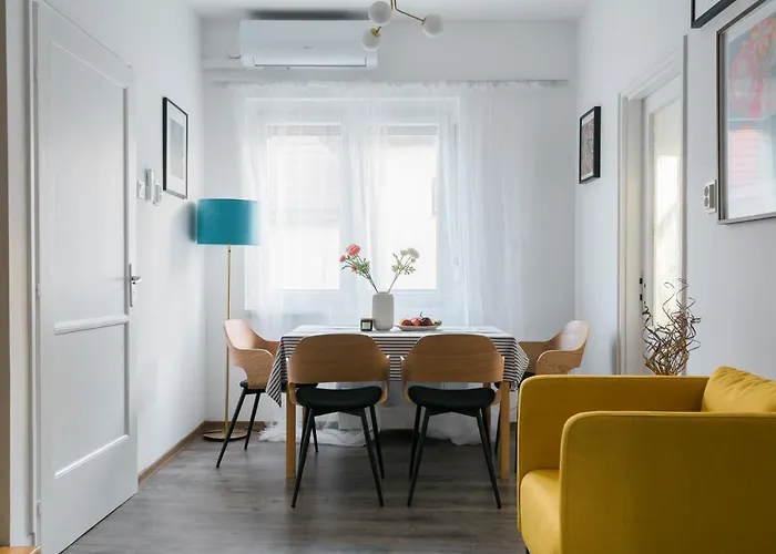 Poettyoes Ponty Elegance Boutique Vendeghaz Apartament *